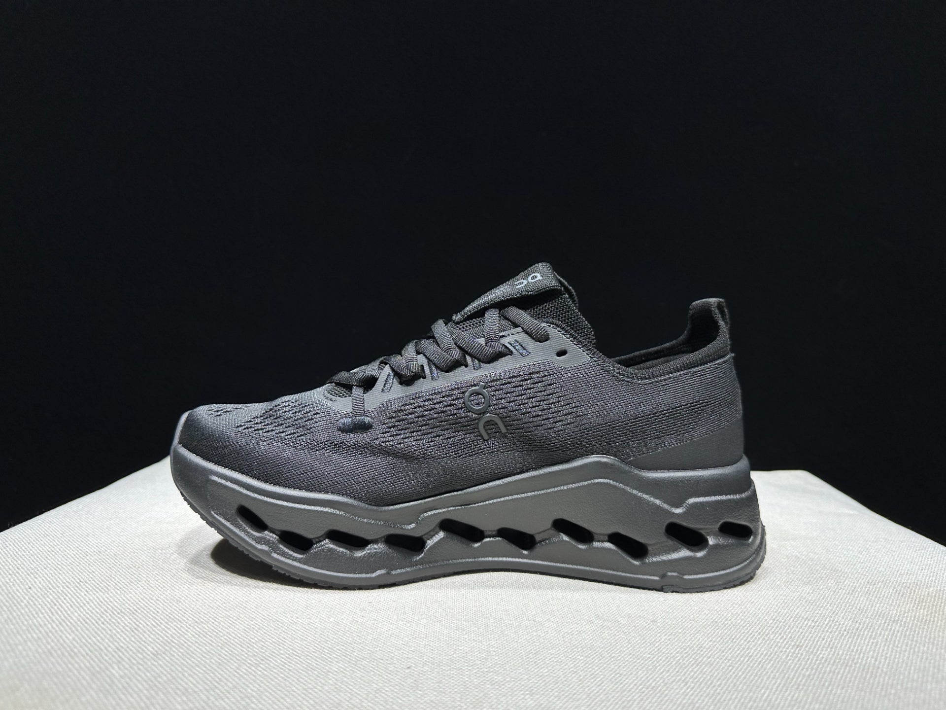 On Cloudsurfer Max Road-Running Shoes Black