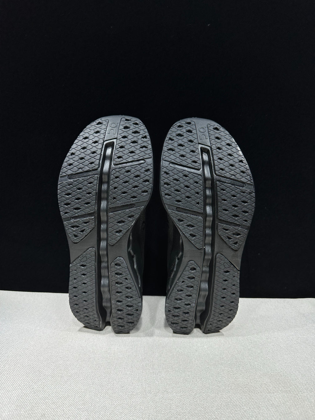 On Cloudsurfer Max Road-Running Shoes Black