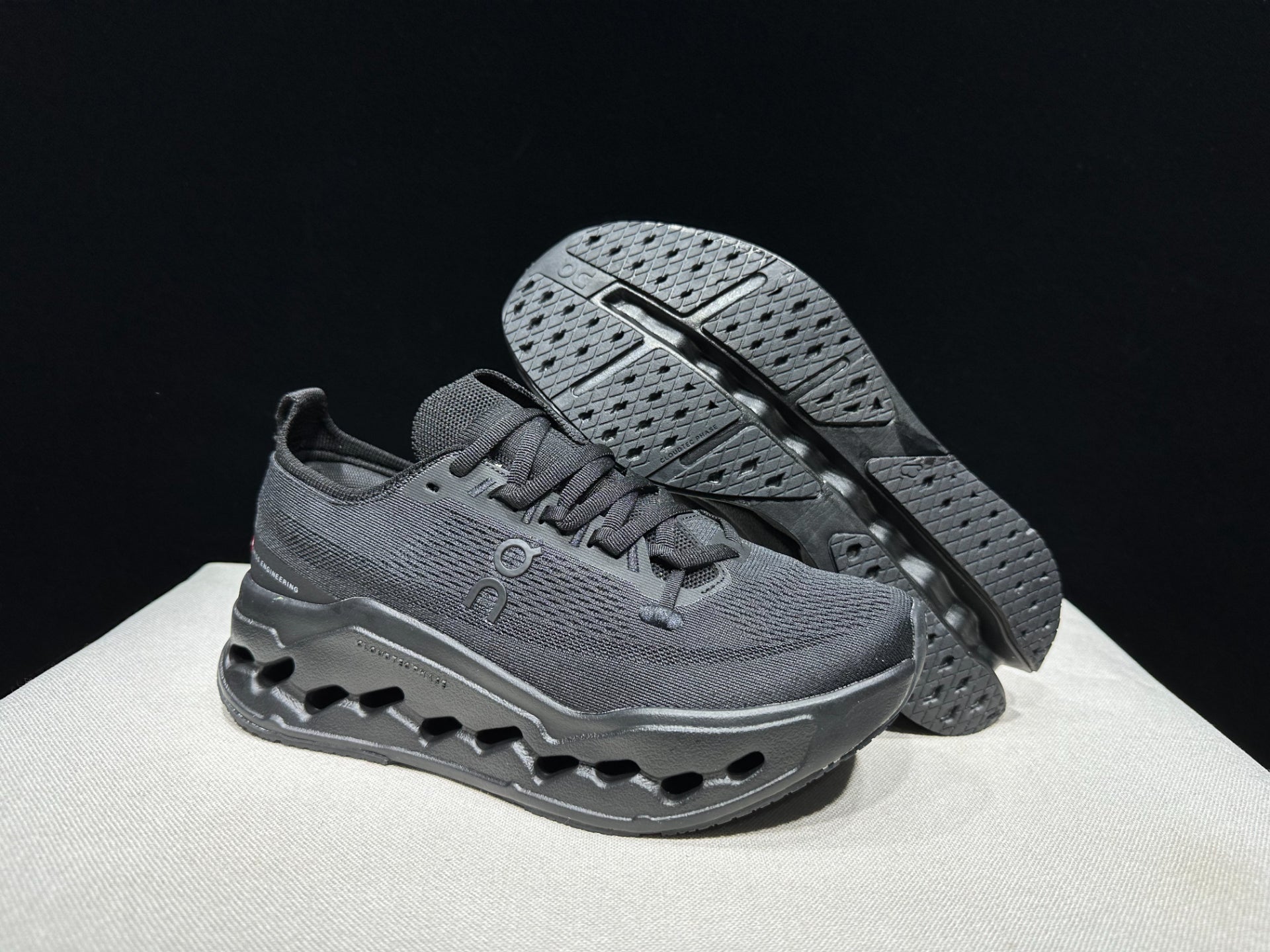 On Cloudsurfer Max Road-Running Shoes Black