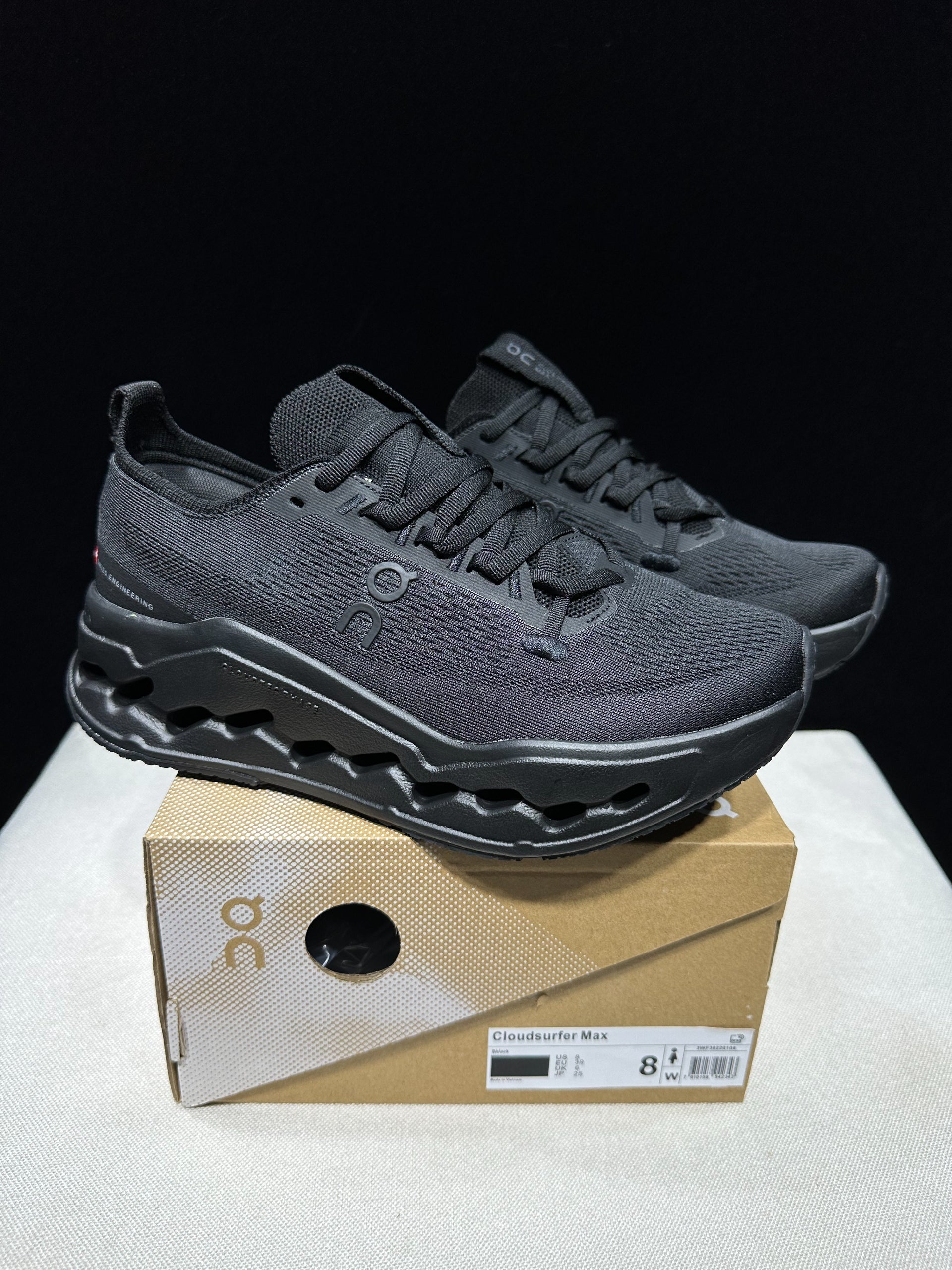 On Cloudsurfer Max Road-Running Shoes Black