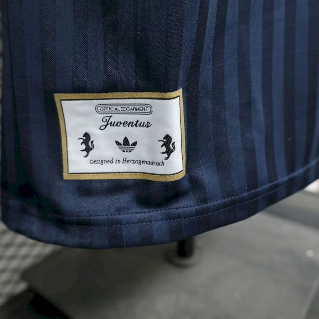 Player Version Juventus Terrace Icons Jersey 2025/26