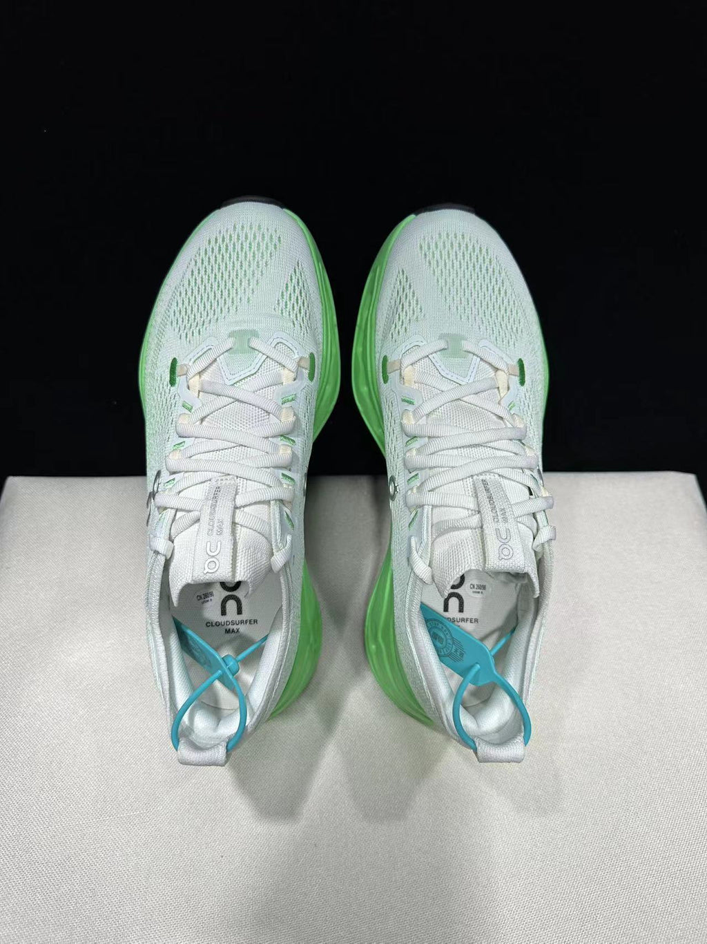 On Cloudsurfer Max Road-Running Shoes White/Green