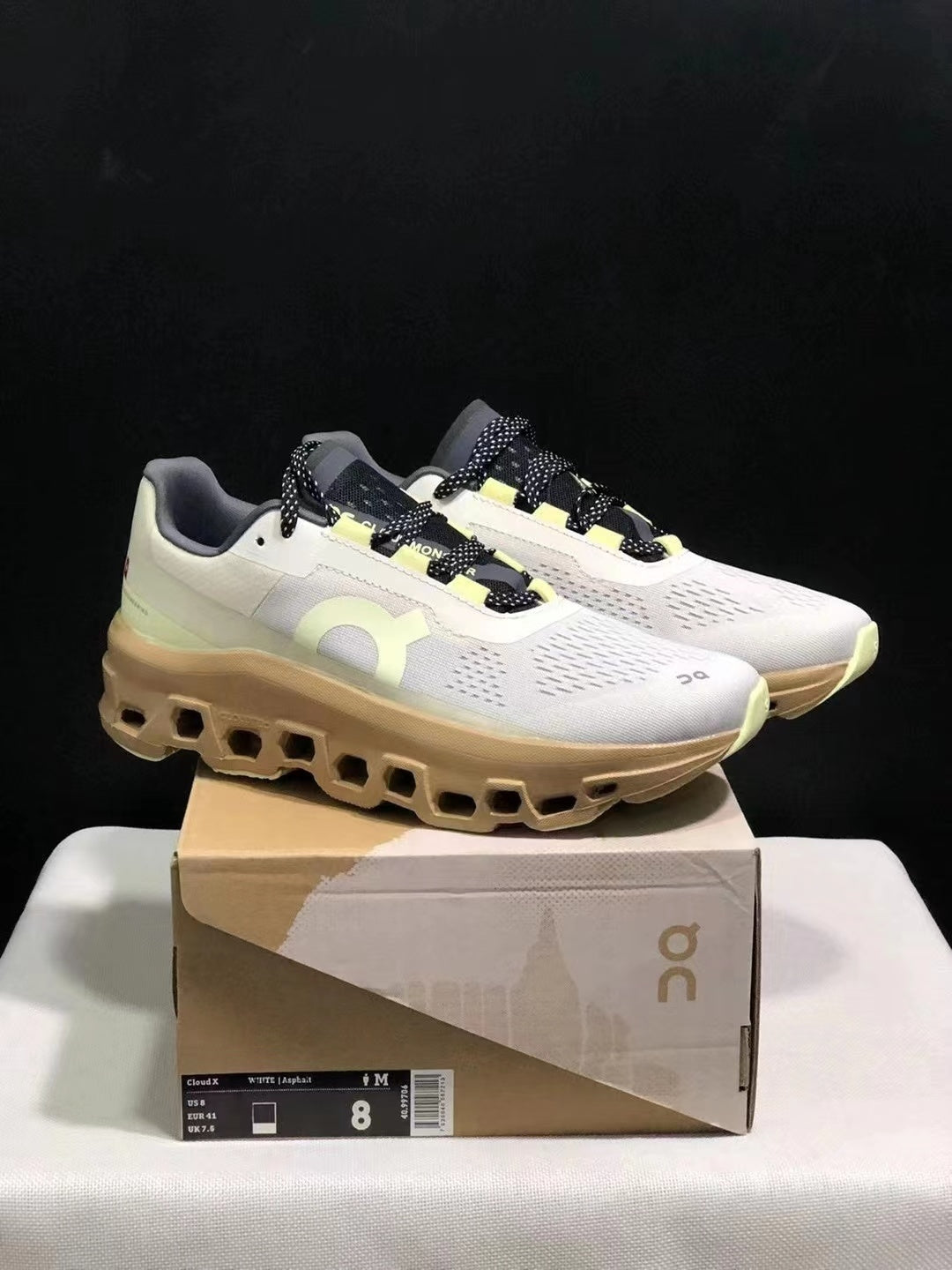 On Running Cloudmonster Sneakers Cream | Light Green