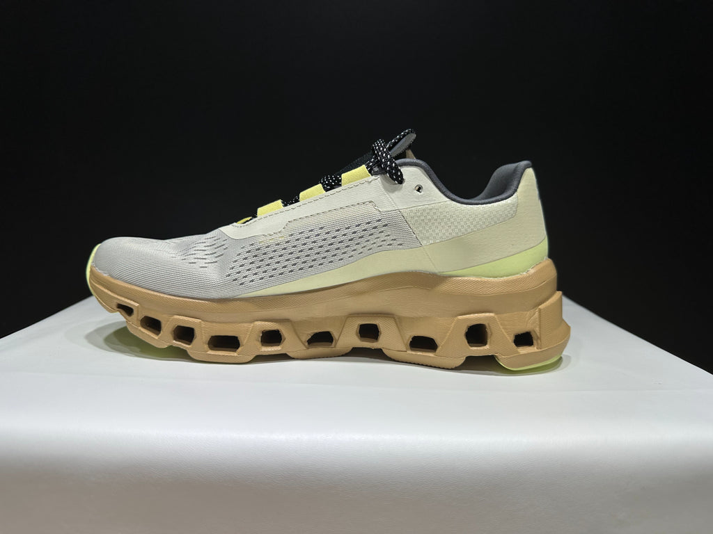 On Running Cloudmonster Sneakers Cream | Light Green