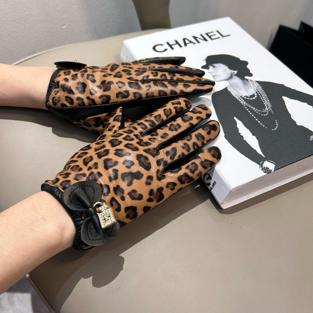 GLOVES IN PERU BROWN MONOGRAM LAMBSKIN 465005