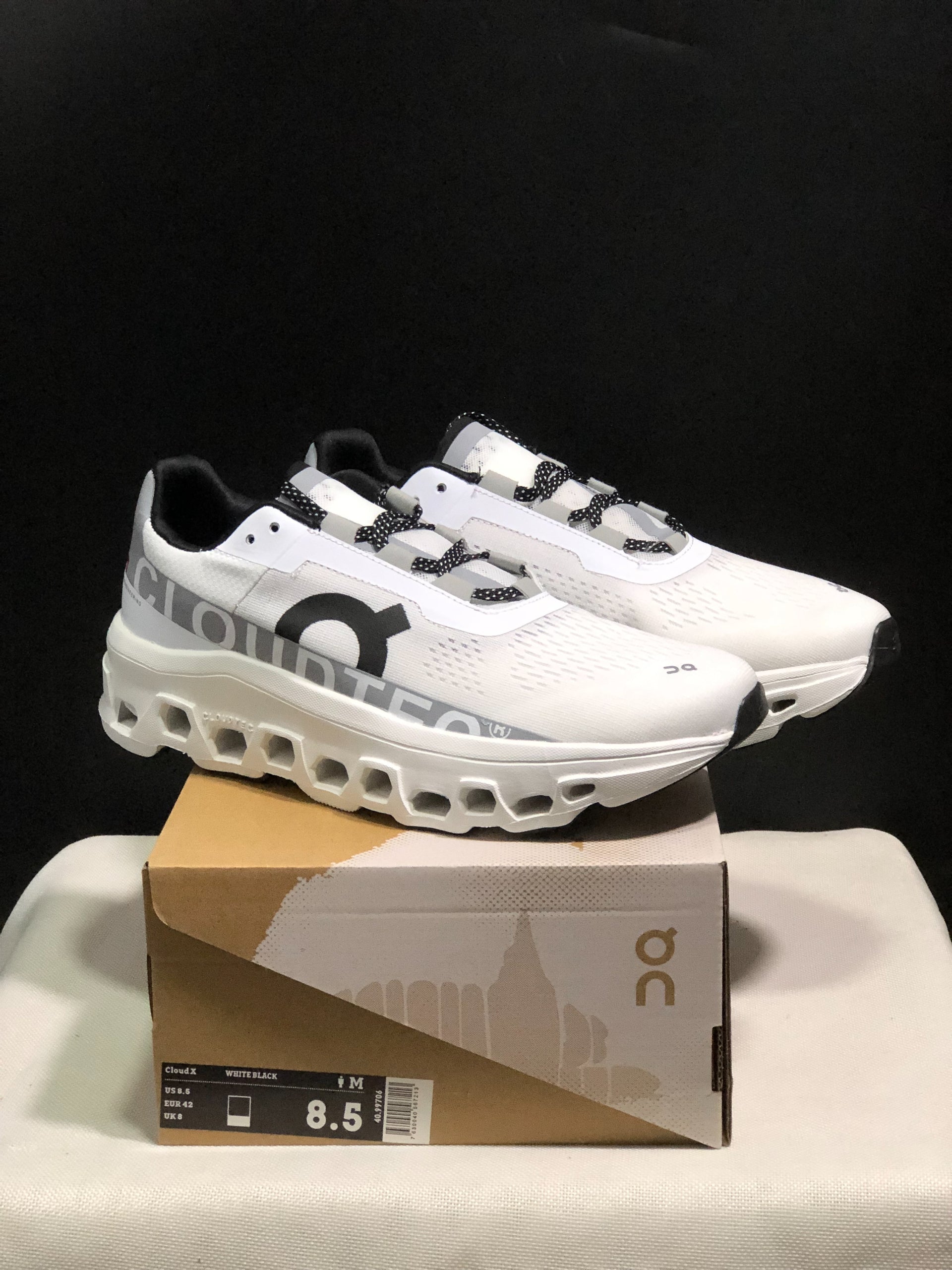 On Running Cloudmonster Sneakers White